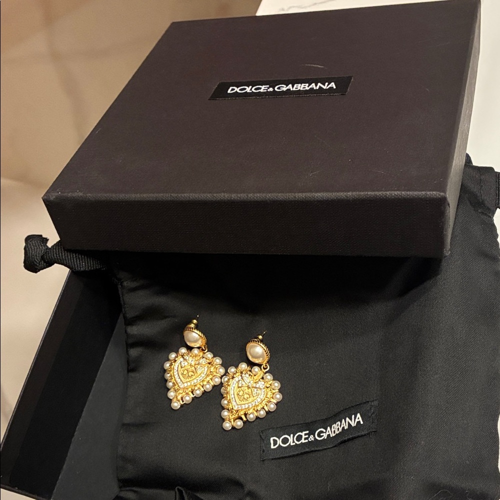 Dolce & Gabbana Gold Heart Drop Earrings with Pearls - Picture 2 of 7